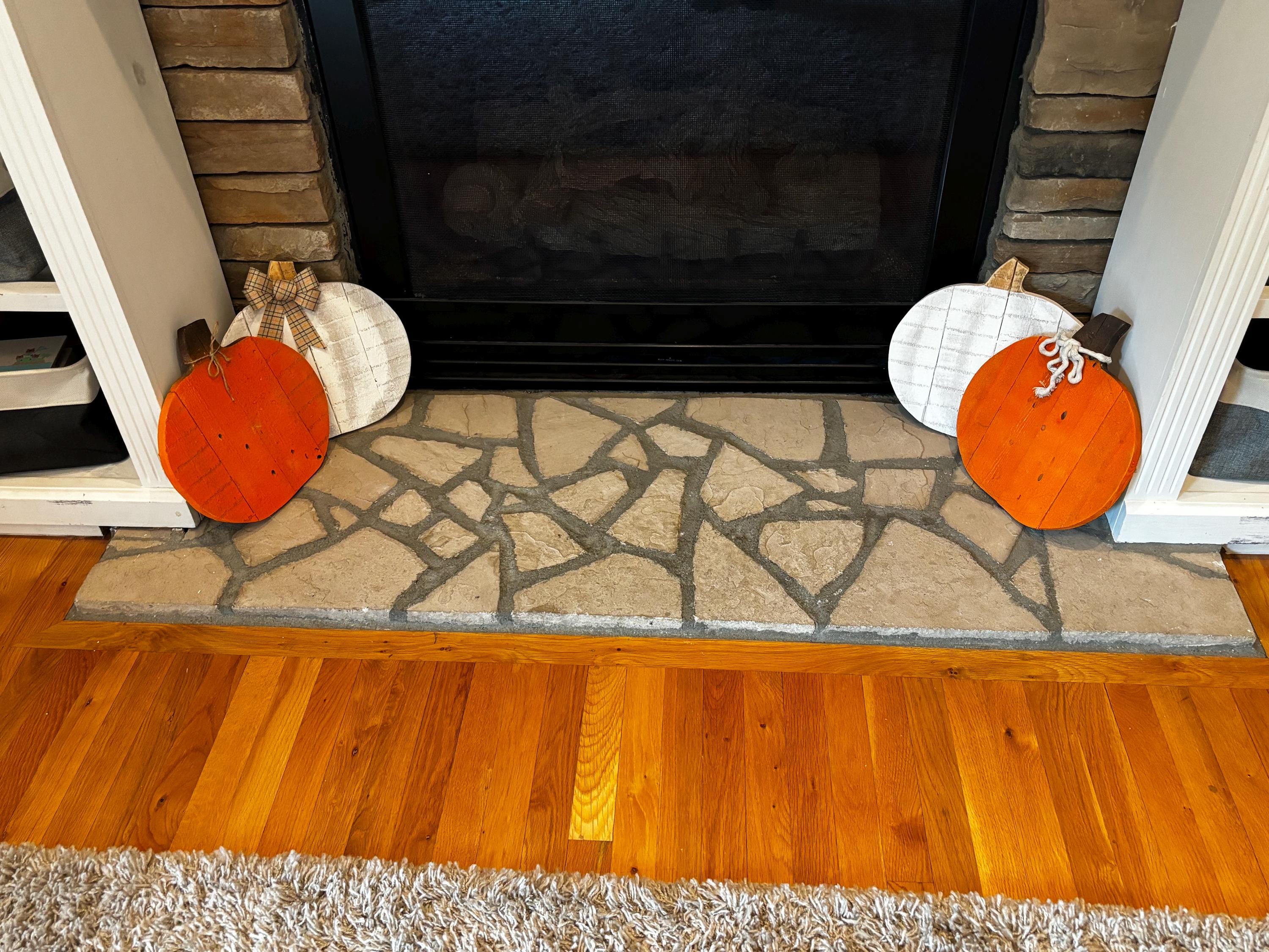 Wooden Pumpkins painted (set of 2)