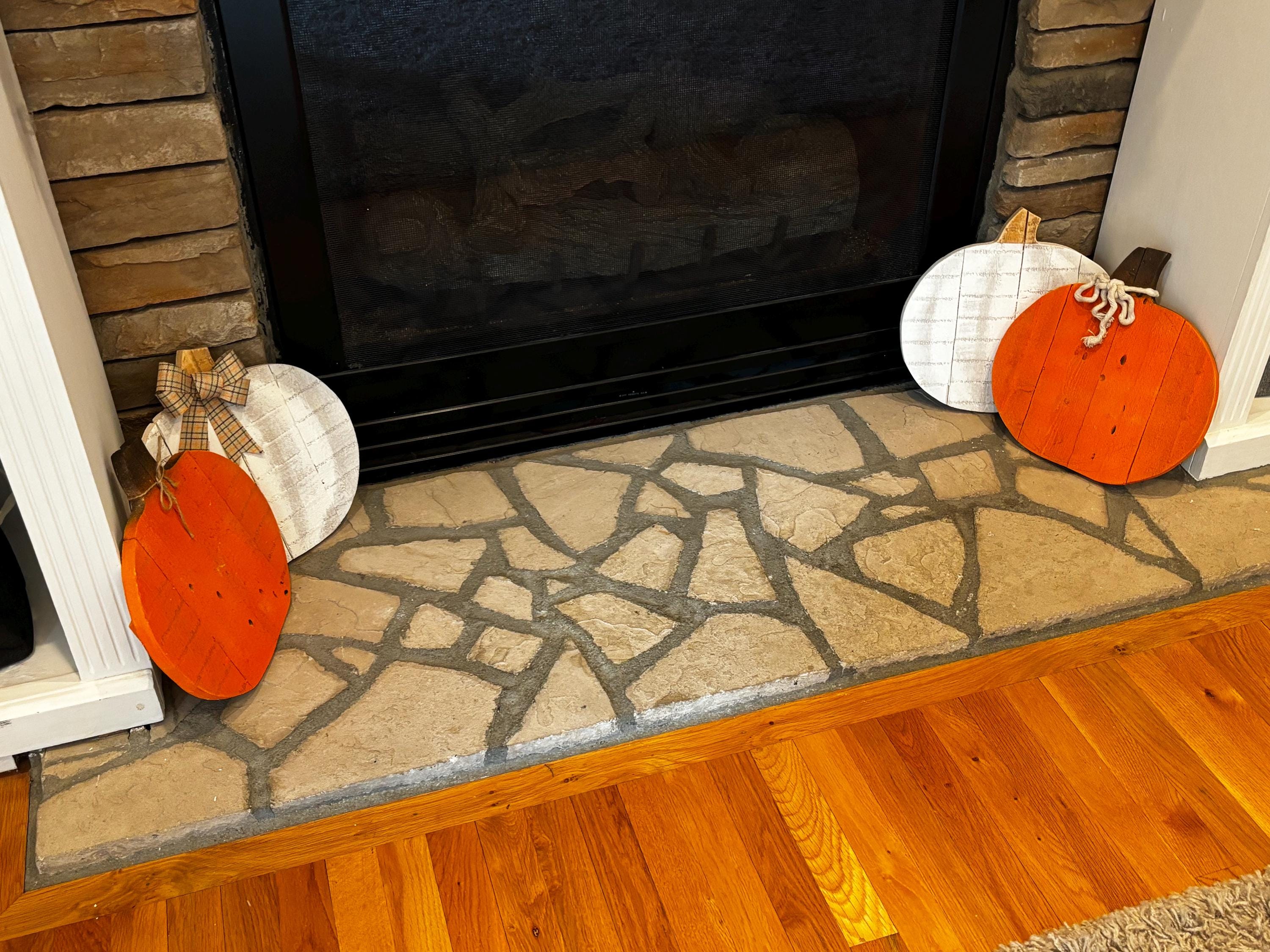 Wooden Pumpkins painted (set of 2)
