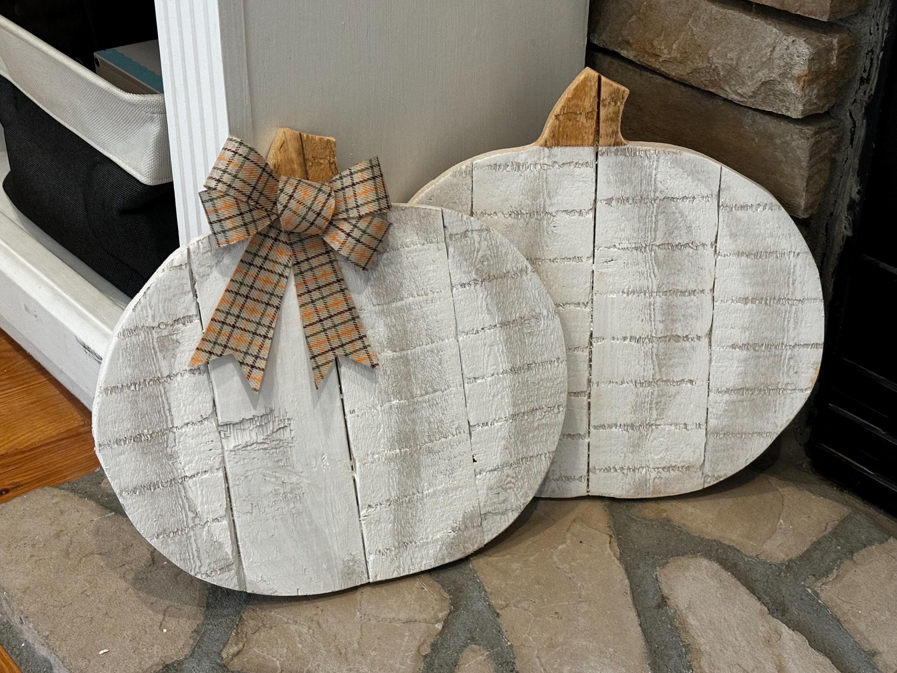 Wooden Pumpkins painted (set of 2)
