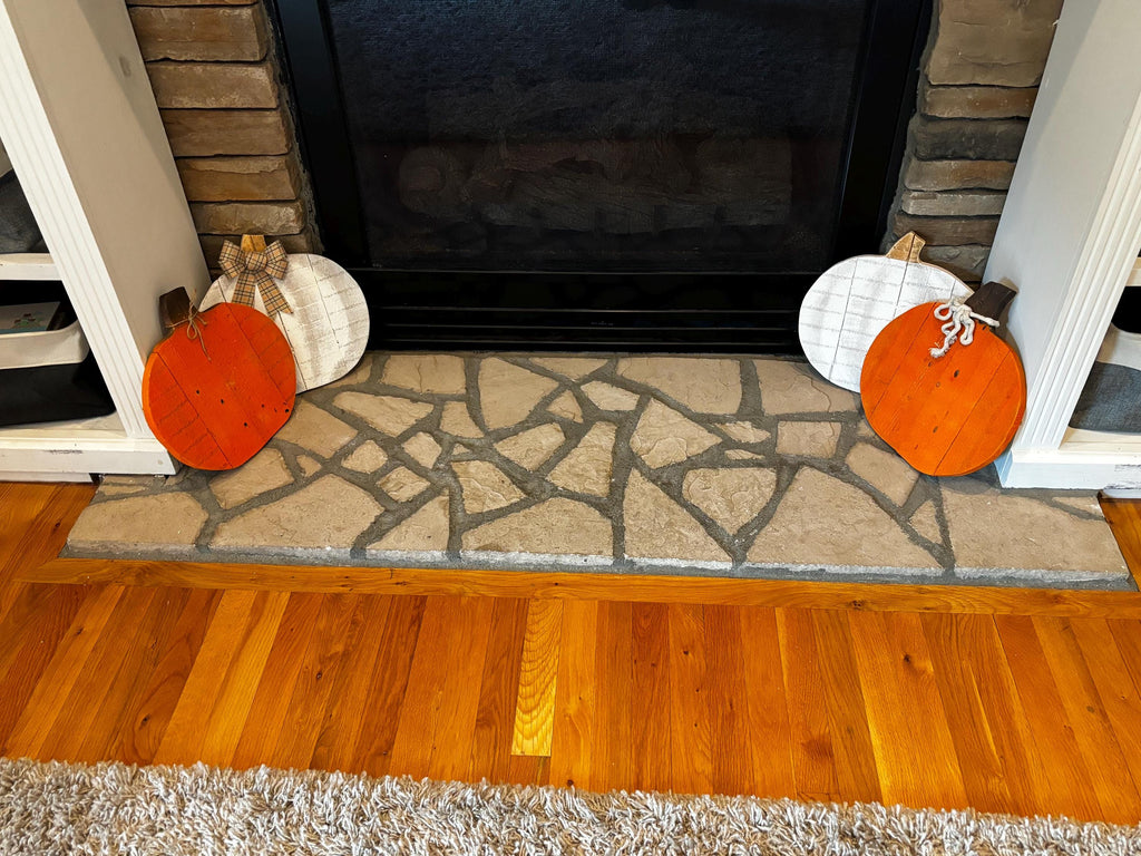 Wooden Pumpkins painted (set of 2)